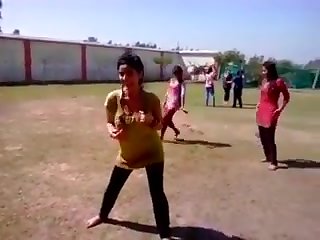 Girls holi dance 2017